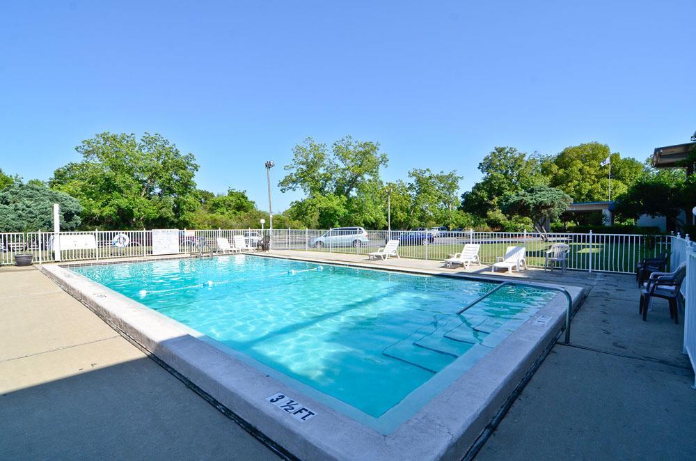 Best Western Crossroads Inn DeFuniak Springs Konforlar fotoğraf